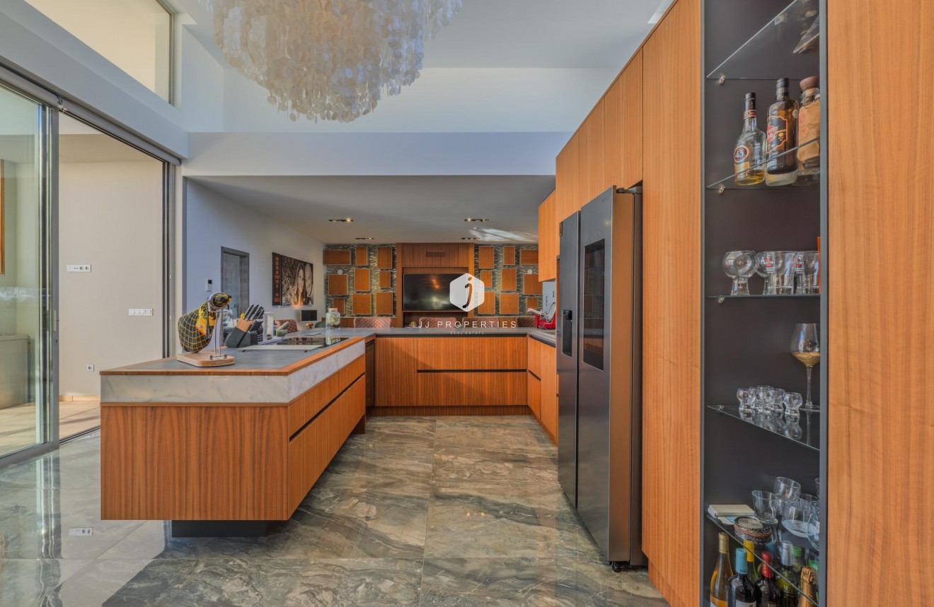 Aus zweiter Hand - Villa -
Benijofar - Residencial Benimar