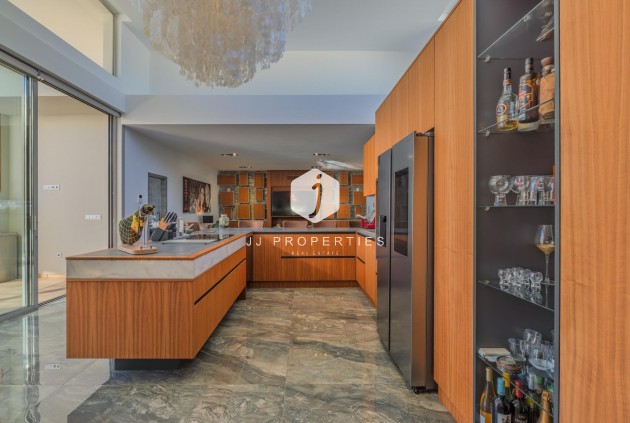 Aus zweiter Hand - Villa -
Benijofar - Residencial Benimar