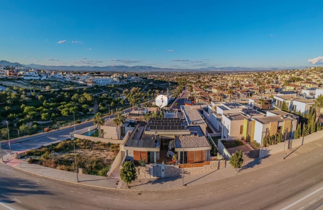 Aus zweiter Hand - Villa -
Benijofar - Residencial Benimar