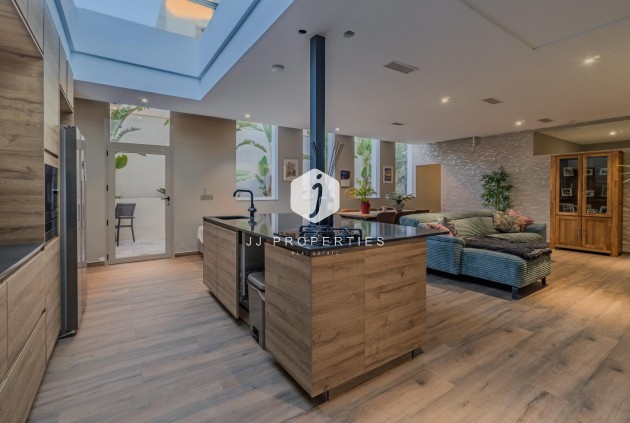 Aus zweiter Hand - Villa -
Benijofar - Residencial Benimar