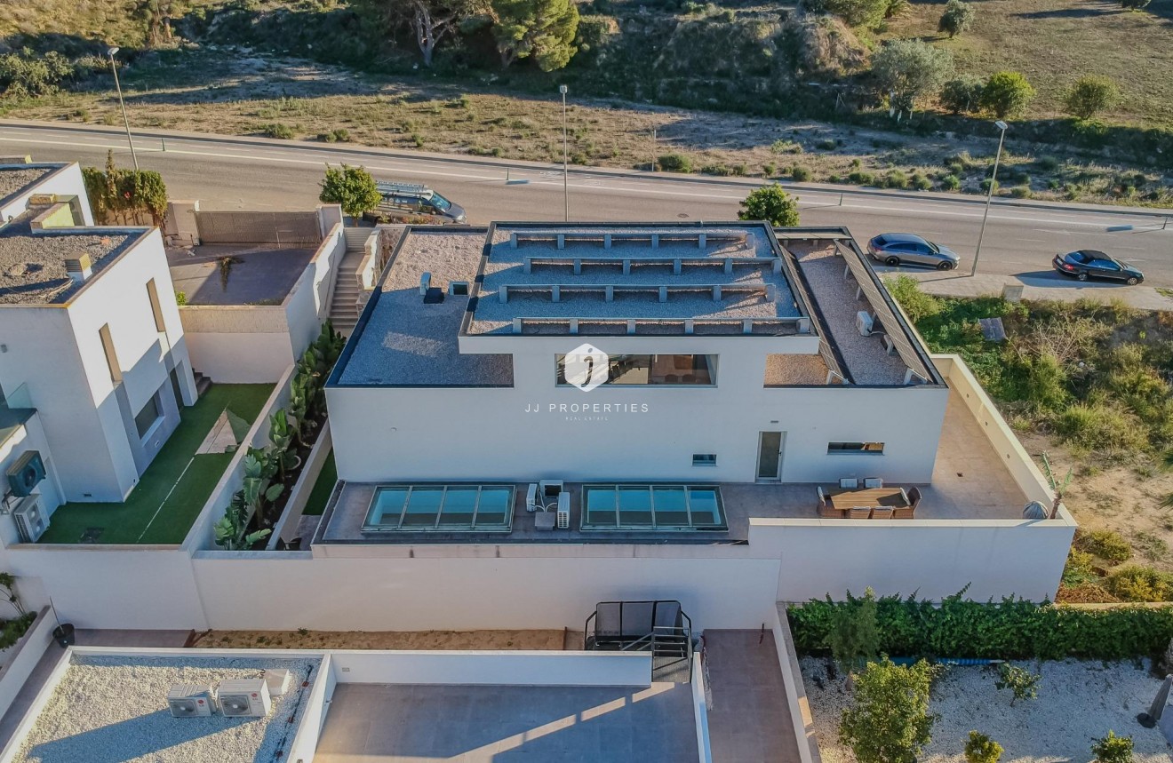 Aus zweiter Hand - Villa -
Benijofar - Residencial Benimar
