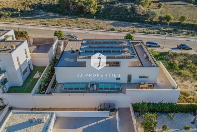 Aus zweiter Hand - Villa -
Benijofar - Residencial Benimar