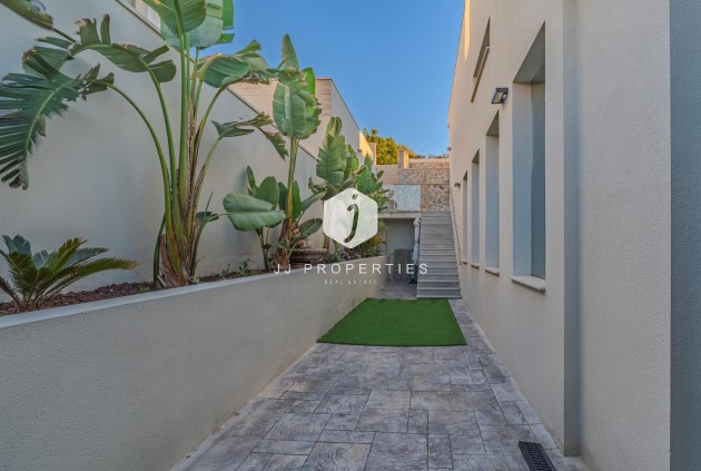 Aus zweiter Hand - Villa -
Benijofar - Residencial Benimar