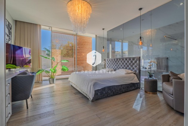 Aus zweiter Hand - Villa -
Benijofar - Residencial Benimar