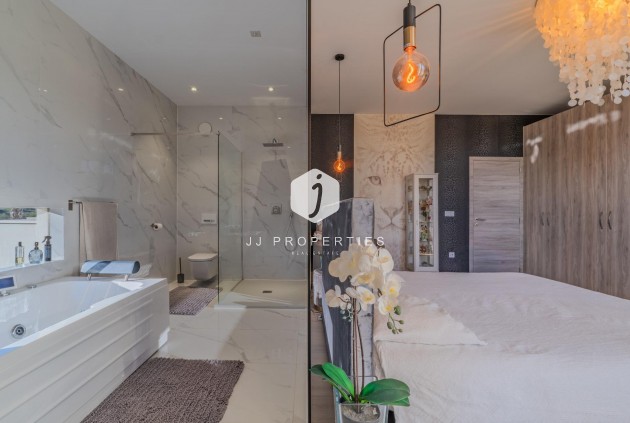 Aus zweiter Hand - Villa -
Benijofar - Residencial Benimar