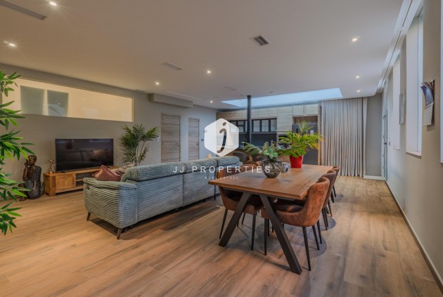 Aus zweiter Hand - Villa -
Benijofar - Residencial Benimar