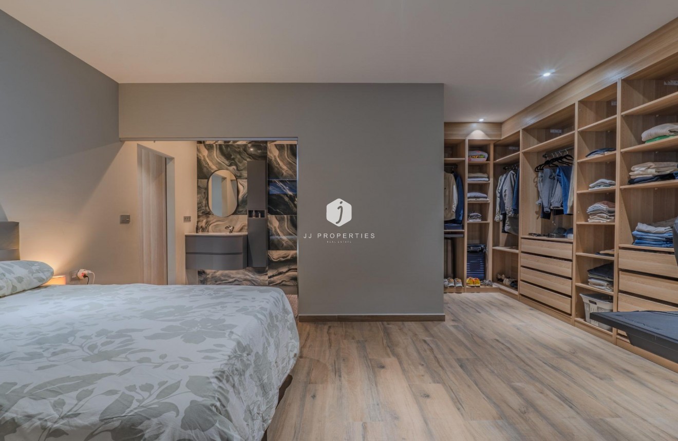 Aus zweiter Hand - Villa -
Benijofar - Residencial Benimar