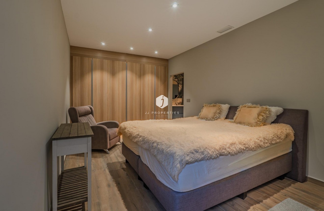 Aus zweiter Hand - Villa -
Benijofar - Residencial Benimar