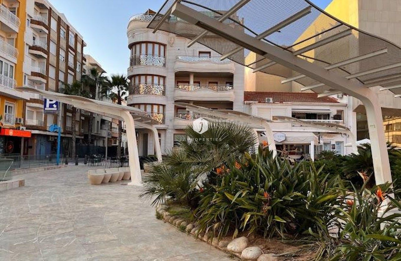 Tweedehands - Appartement / flat -
Torrevieja - Centro