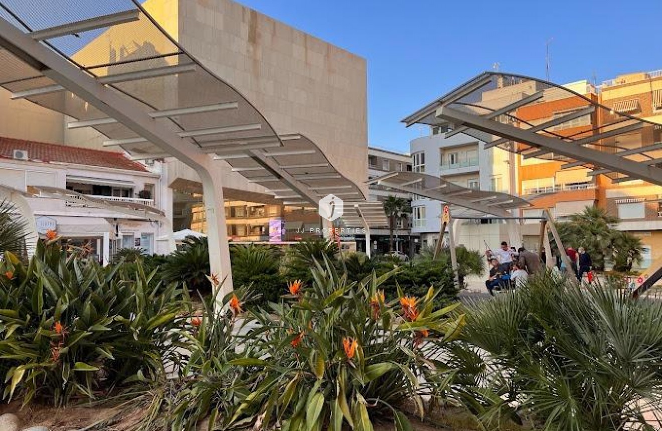 Tweedehands - Appartement / flat -
Torrevieja - Centro