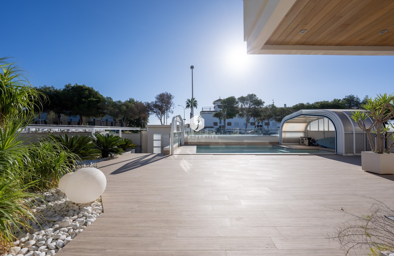 Aus zweiter Hand - Villa -
Orihuela Costa - Costa Blanca