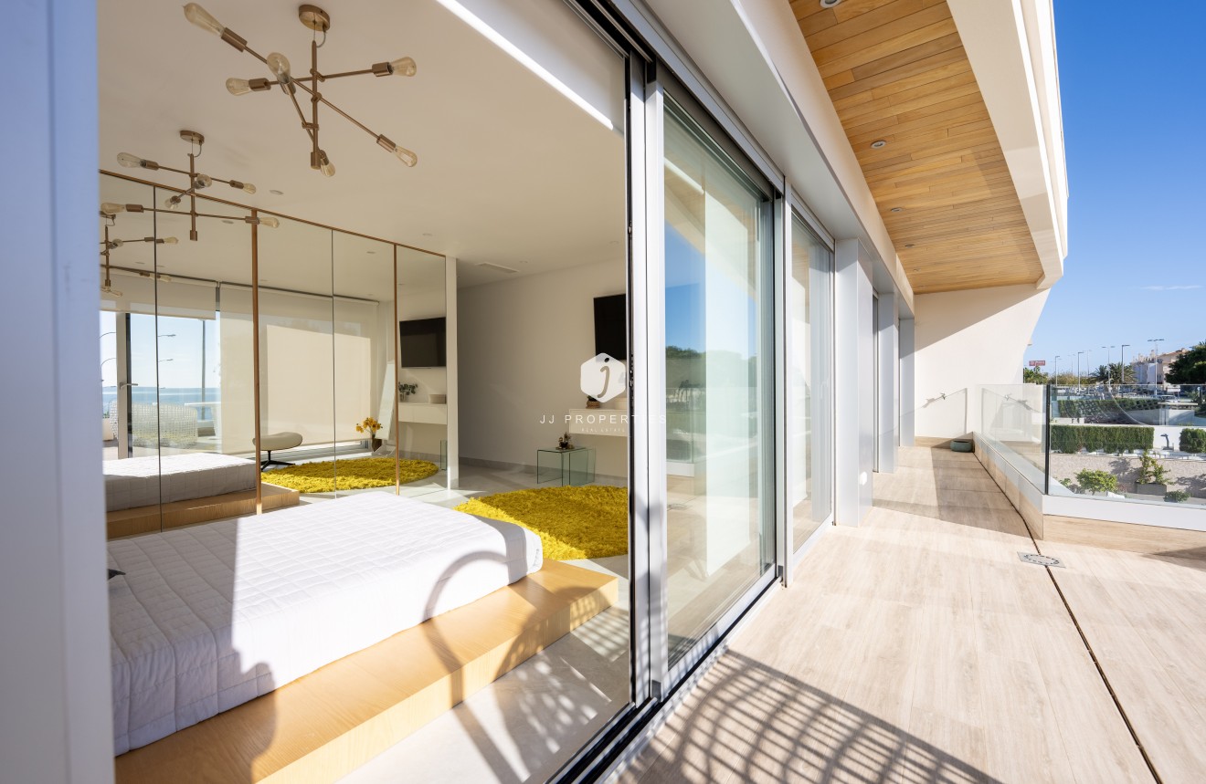 Aus zweiter Hand - Villa -
Orihuela Costa - Costa Blanca