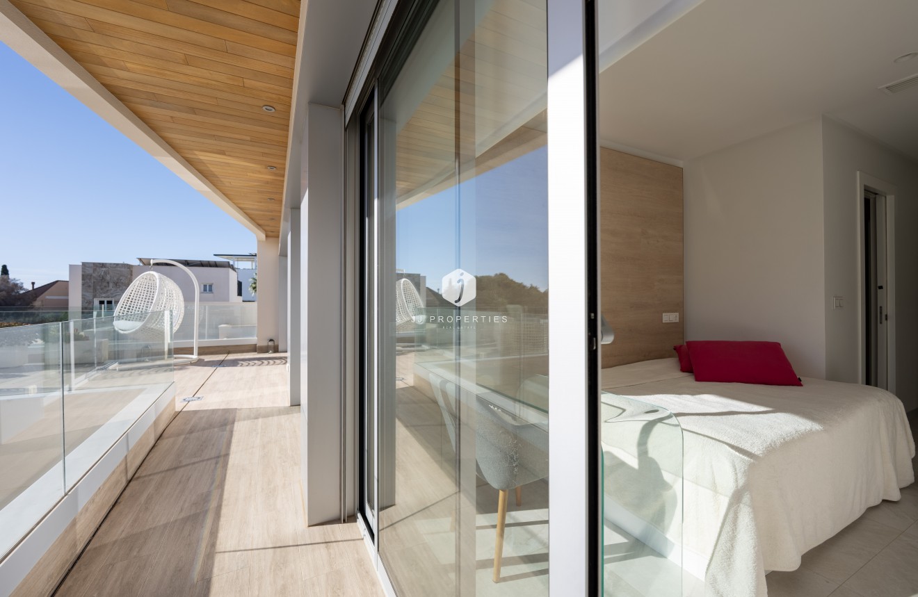 Aus zweiter Hand - Villa -
Orihuela Costa - Costa Blanca