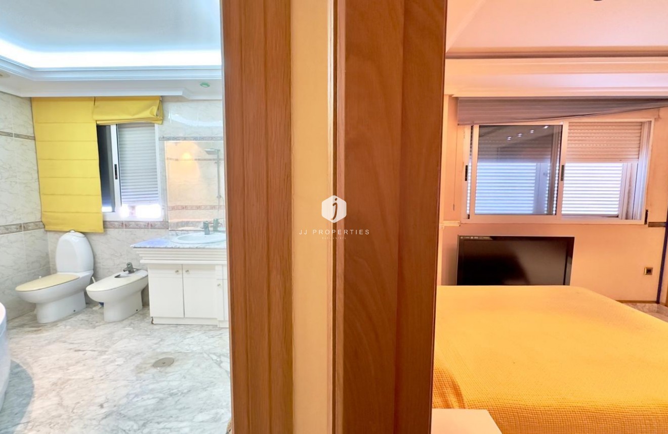 Aus zweiter Hand - Penthouse -
Torrevieja - Centro