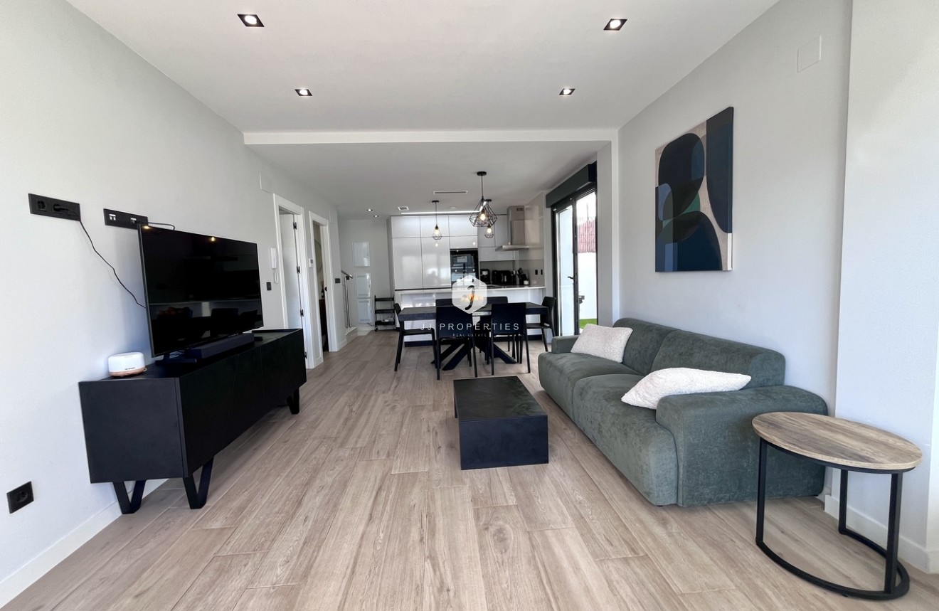 Aus zweiter Hand - Villa -
Punta Prima - Costa Blanca