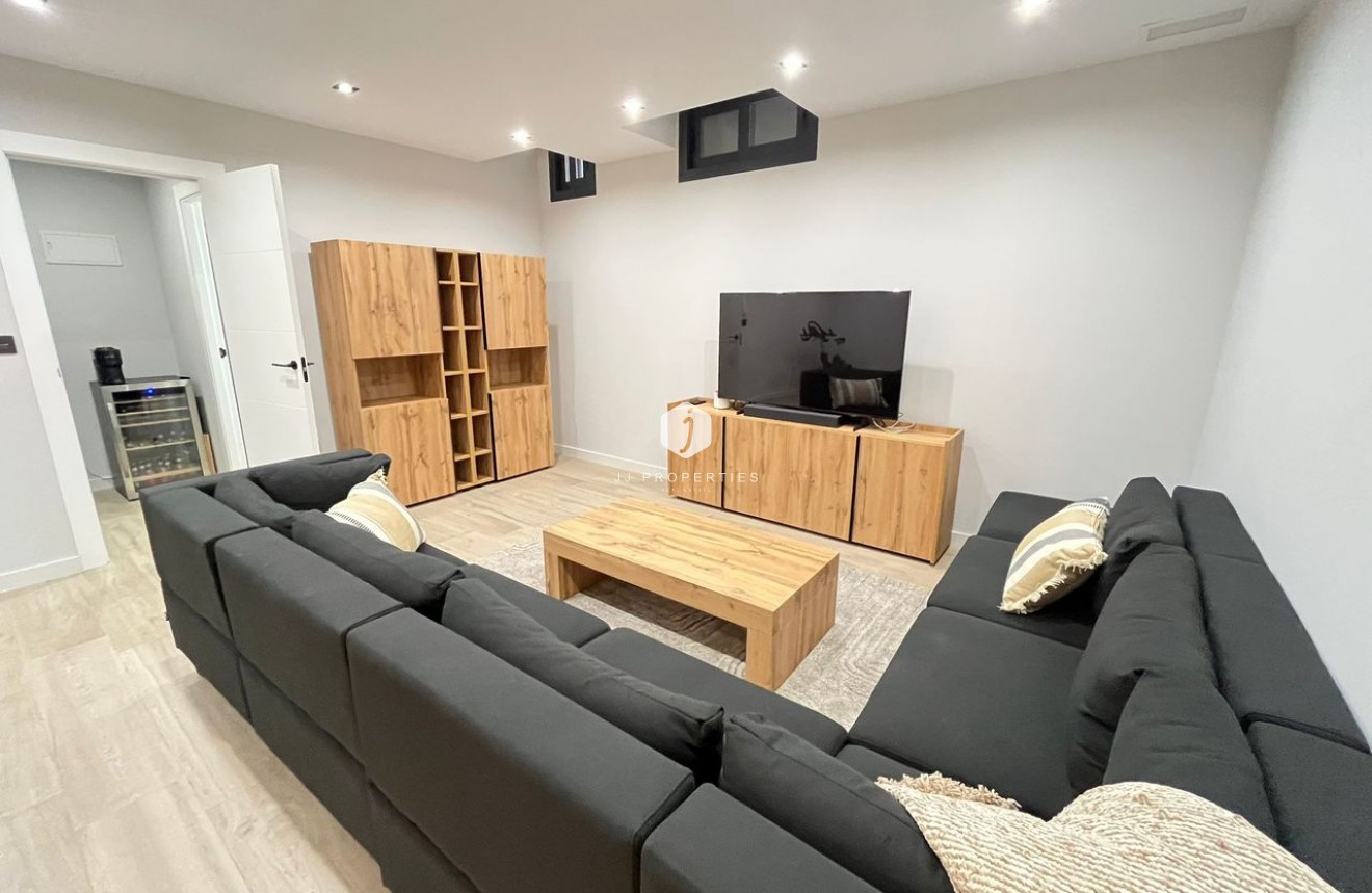 Aus zweiter Hand - Villa -
Punta Prima - Costa Blanca