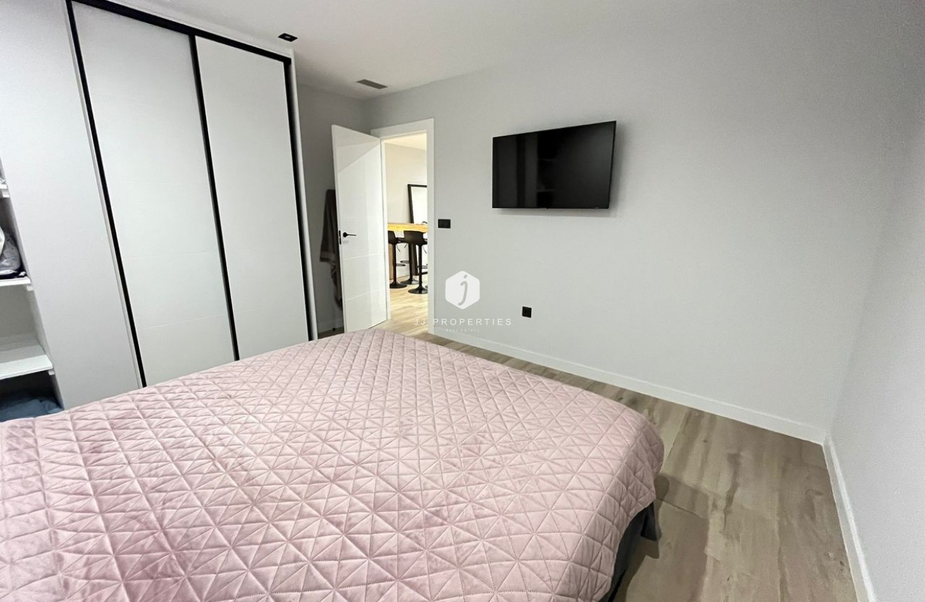 Aus zweiter Hand - Villa -
Punta Prima - Costa Blanca