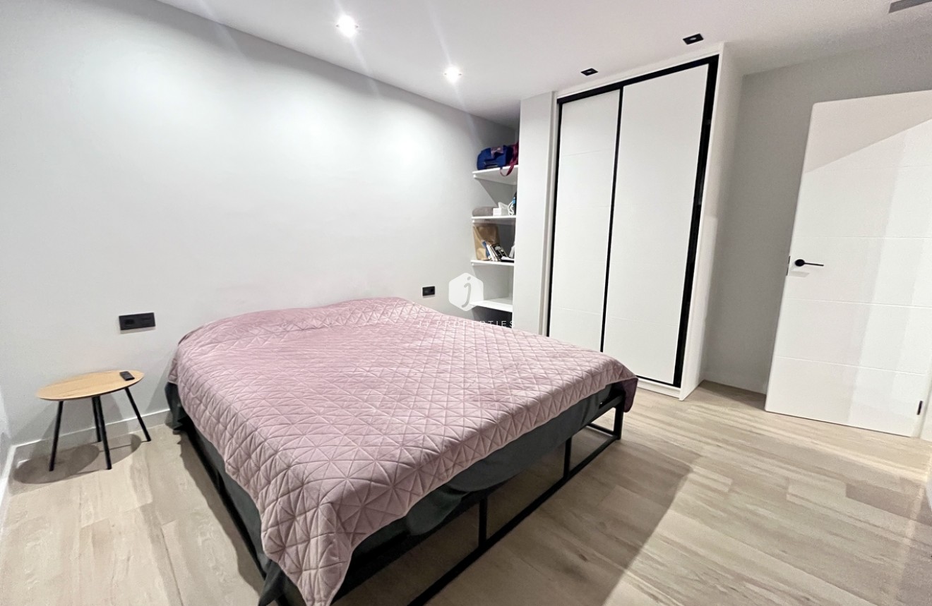 Aus zweiter Hand - Villa -
Punta Prima - Costa Blanca