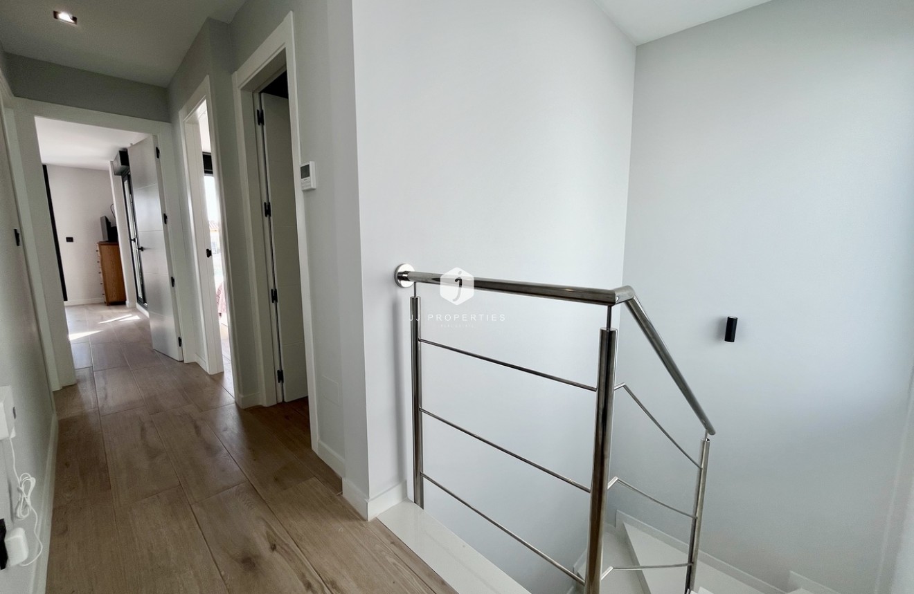 Aus zweiter Hand - Villa -
Punta Prima - Costa Blanca