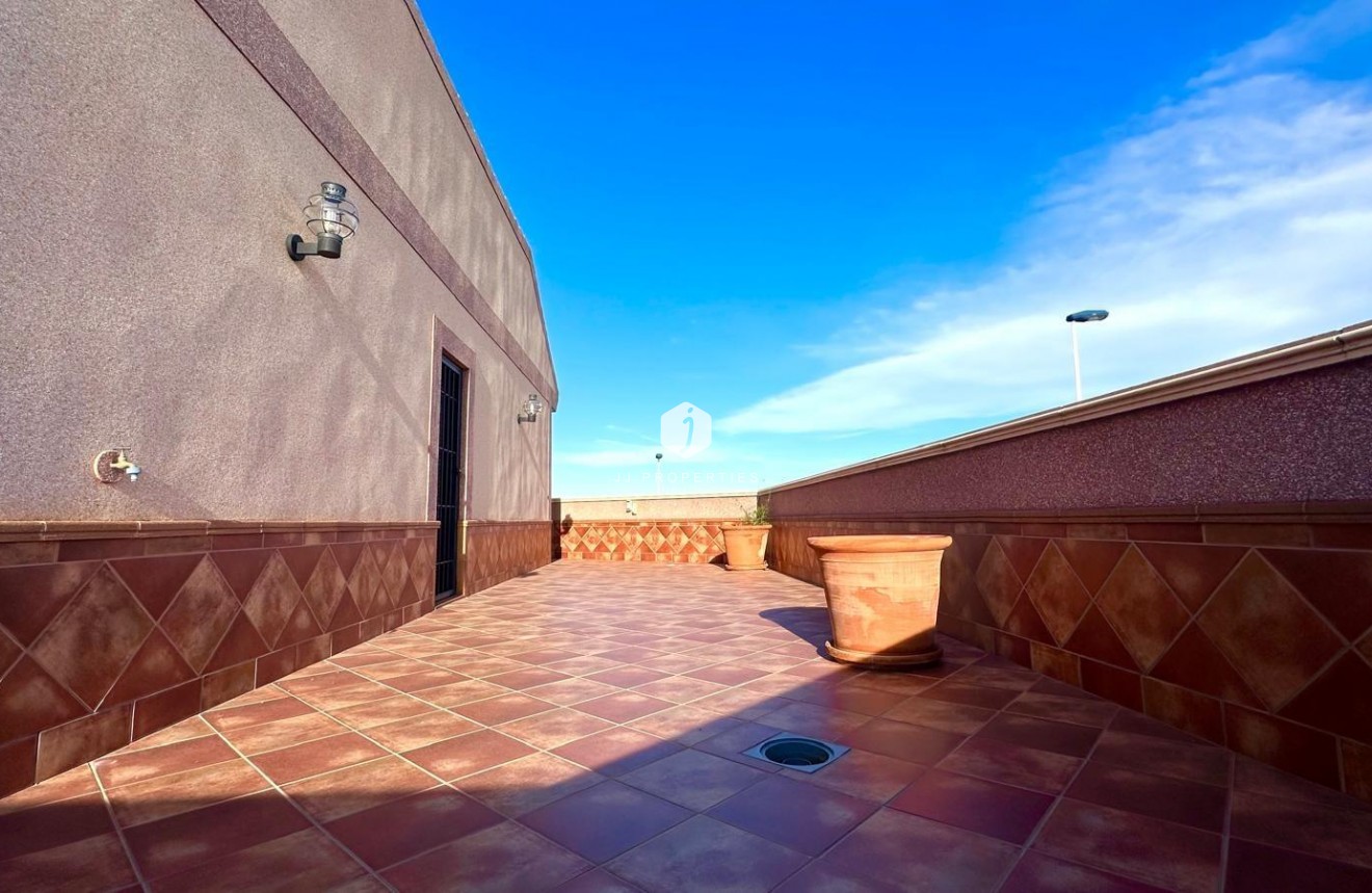 Aus zweiter Hand - Chalet -
Torrevieja - La siesta