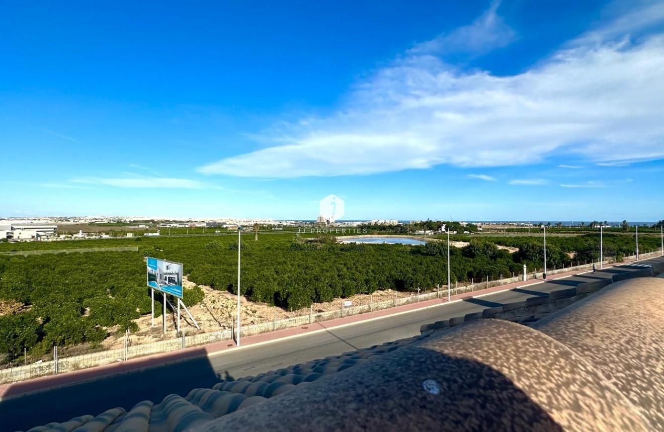 Aus zweiter Hand - Chalet -
Torrevieja - La siesta