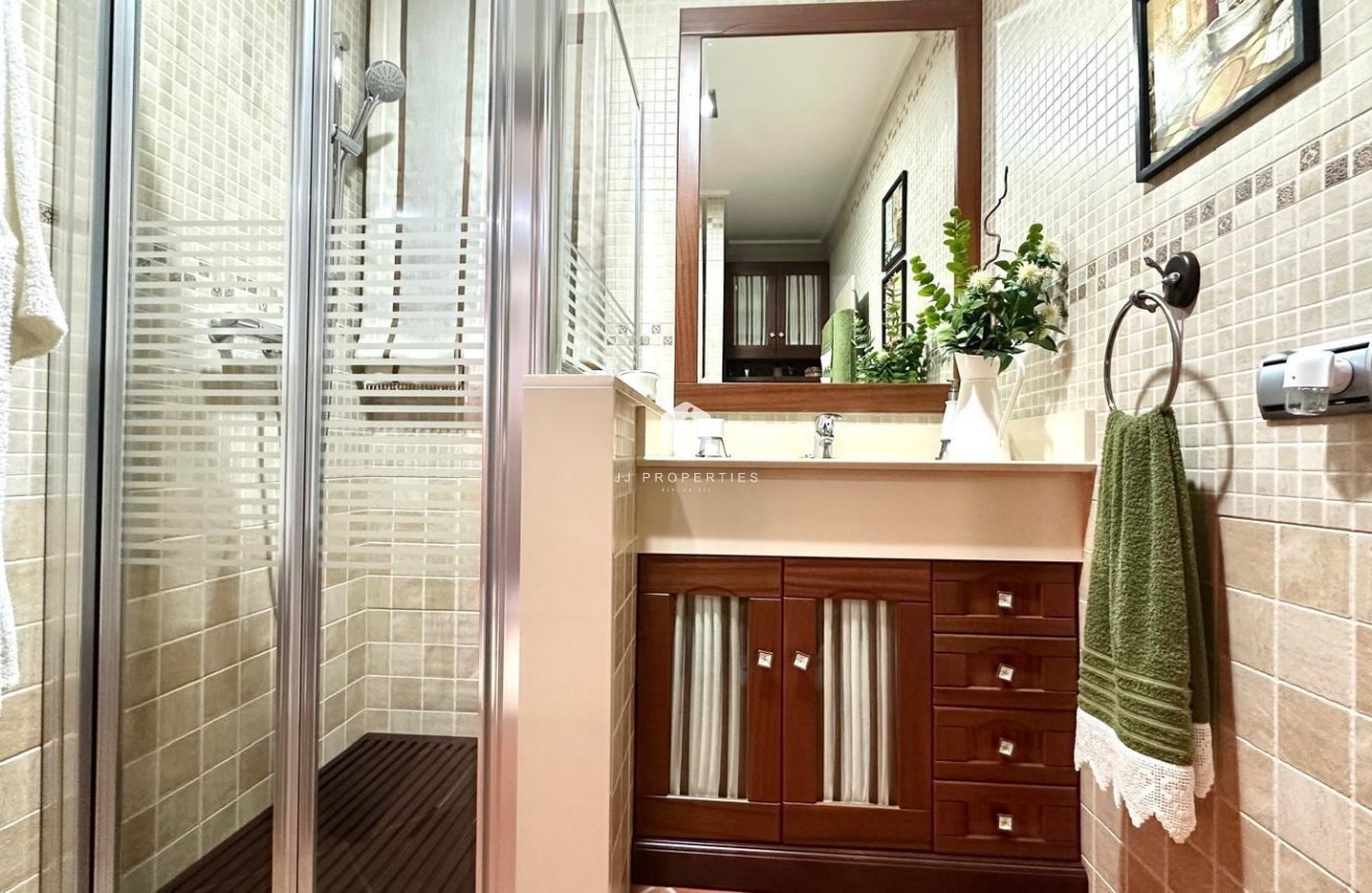 Aus zweiter Hand - Chalet -
Torrevieja - La siesta