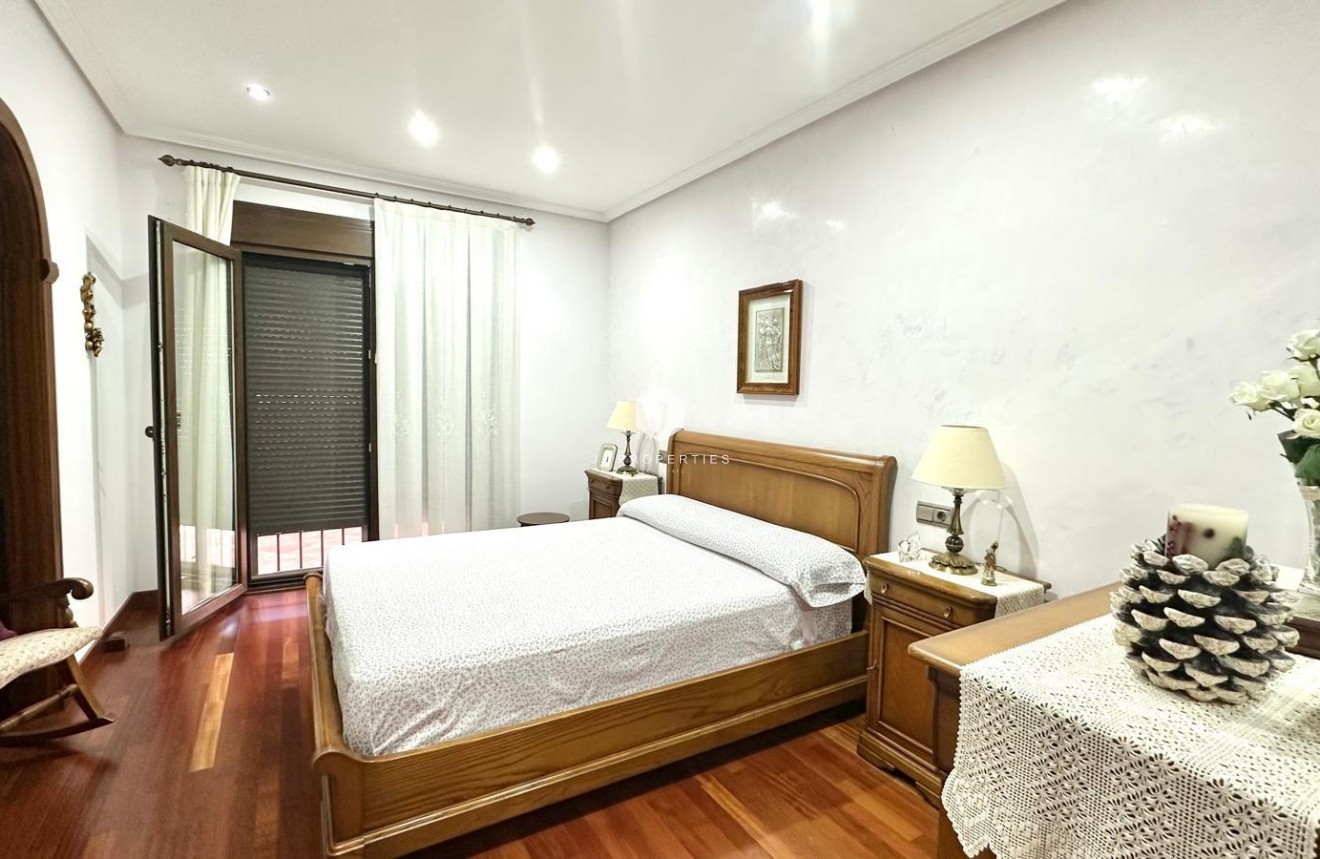 Aus zweiter Hand - Chalet -
Torrevieja - La siesta