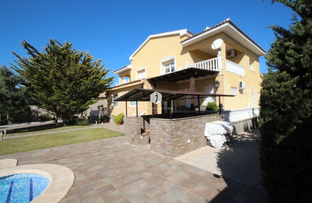Aus zweiter Hand - Villa -
Orihuela Costa - Costa Blanca