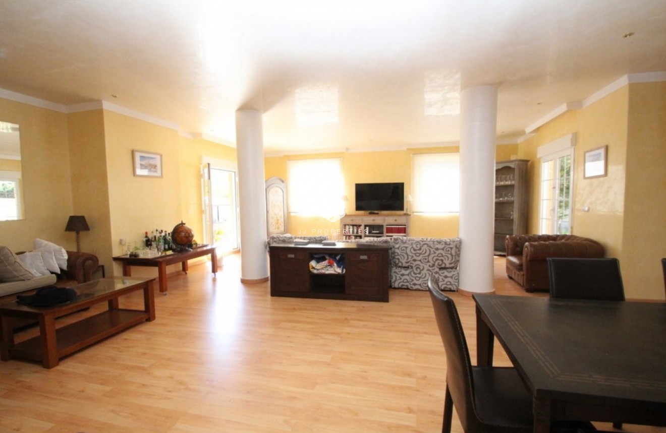 Aus zweiter Hand - Villa -
Orihuela Costa - Costa Blanca