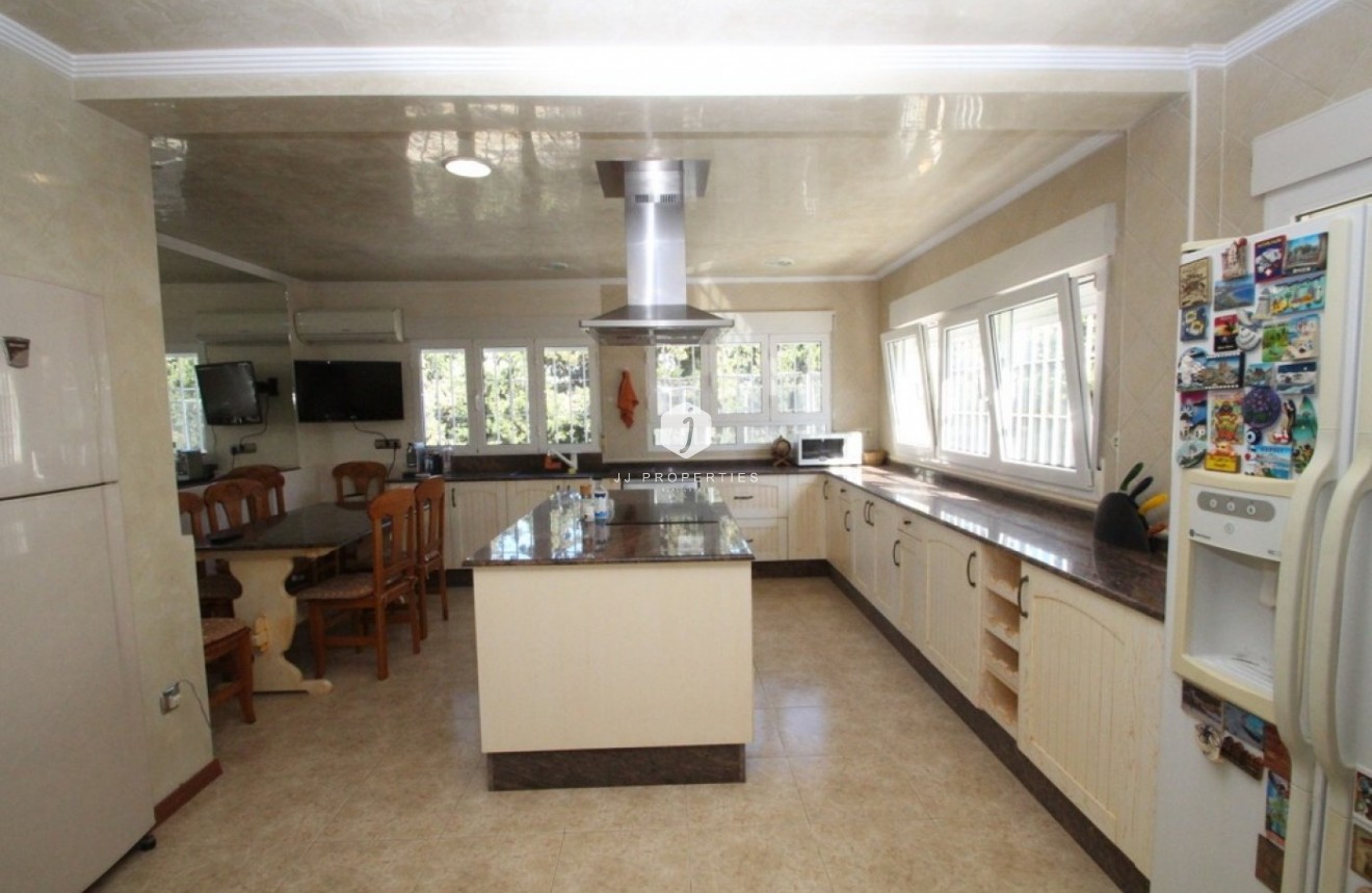 Aus zweiter Hand - Villa -
Orihuela Costa - Costa Blanca