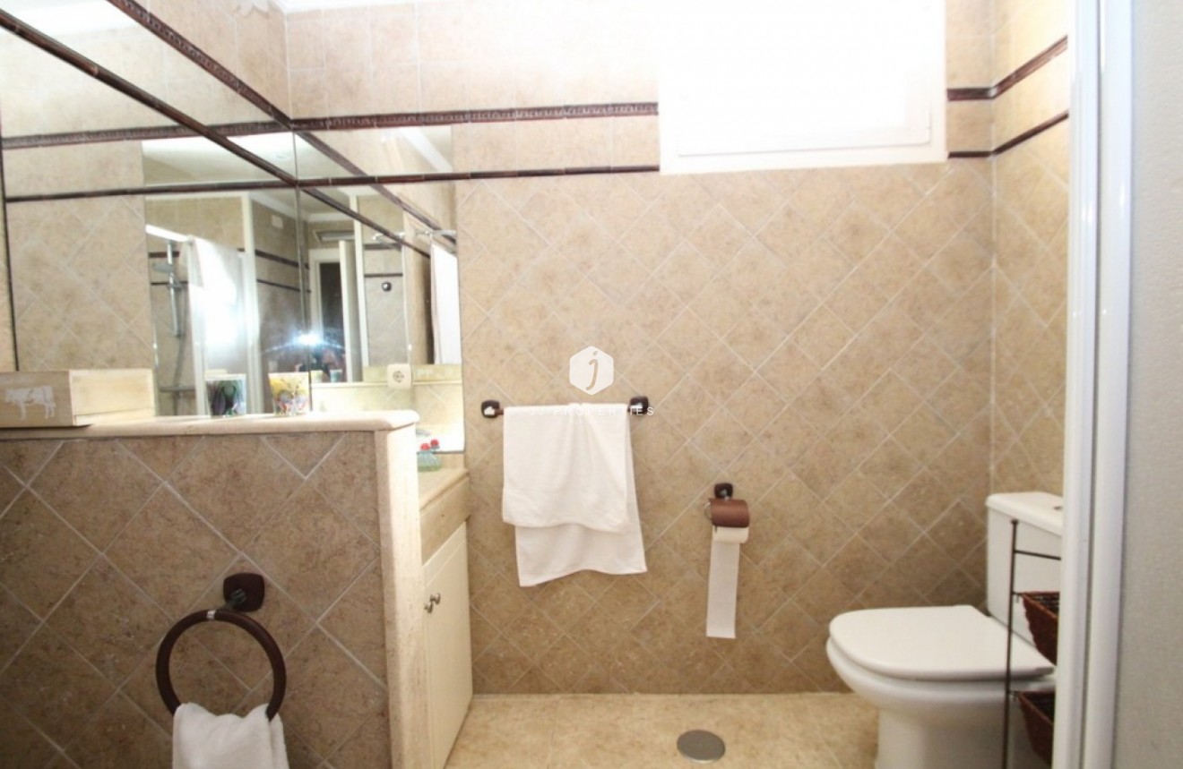 Aus zweiter Hand - Villa -
Orihuela Costa - Costa Blanca