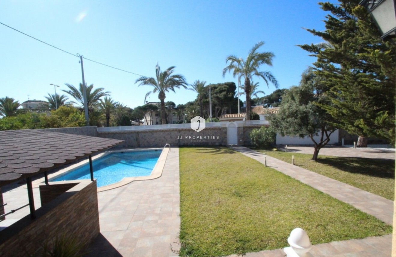 Aus zweiter Hand - Villa -
Orihuela Costa - Costa Blanca