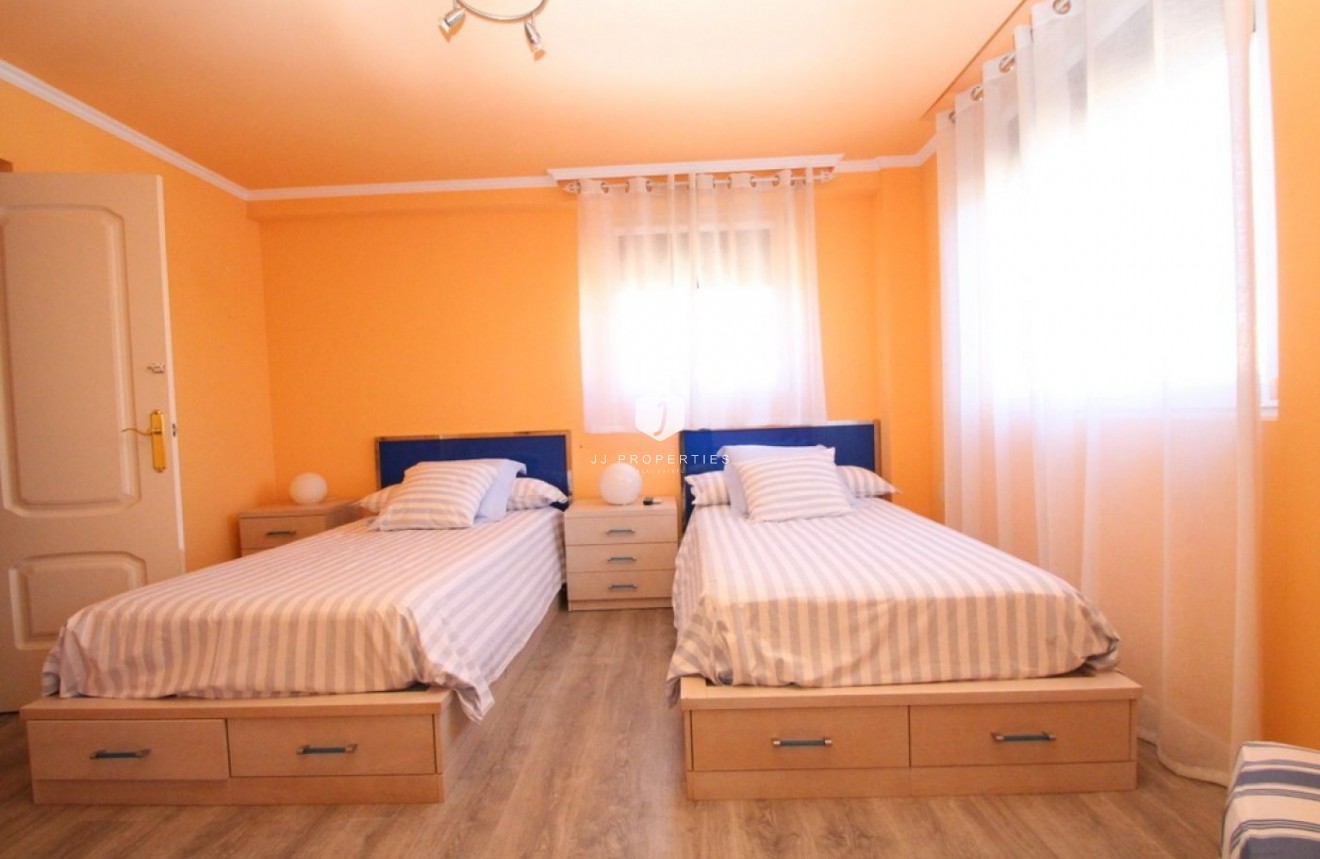 Aus zweiter Hand - Villa -
Orihuela Costa - Costa Blanca