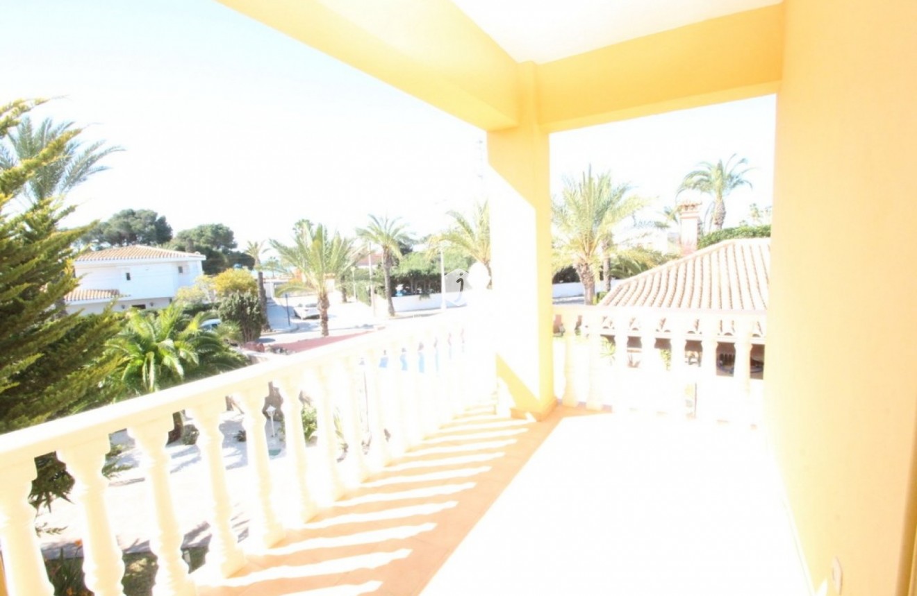 Aus zweiter Hand - Villa -
Orihuela Costa - Costa Blanca