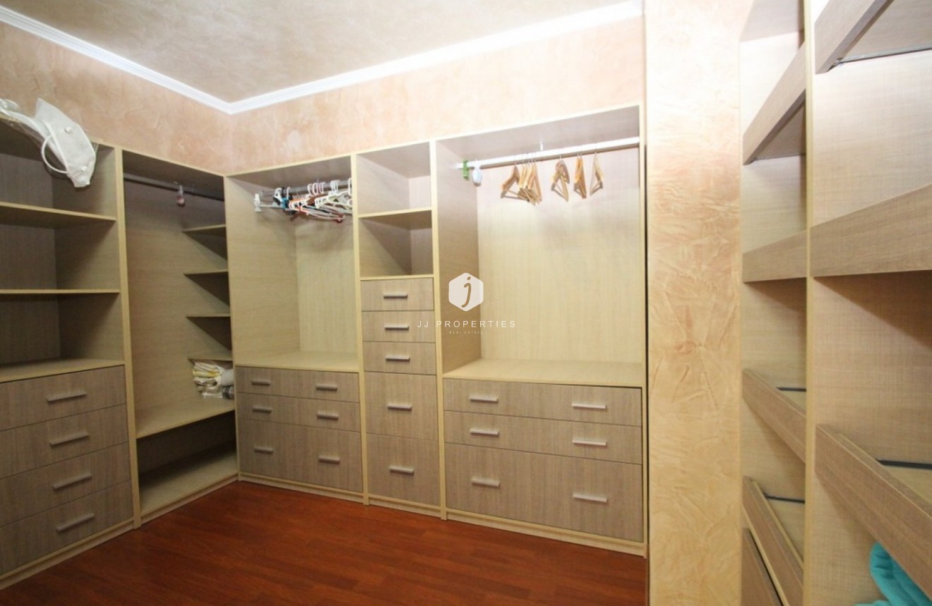 Aus zweiter Hand - Villa -
Orihuela Costa - Costa Blanca