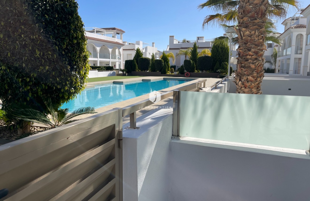 D'occasion - Appartement -
Rojales - Inland