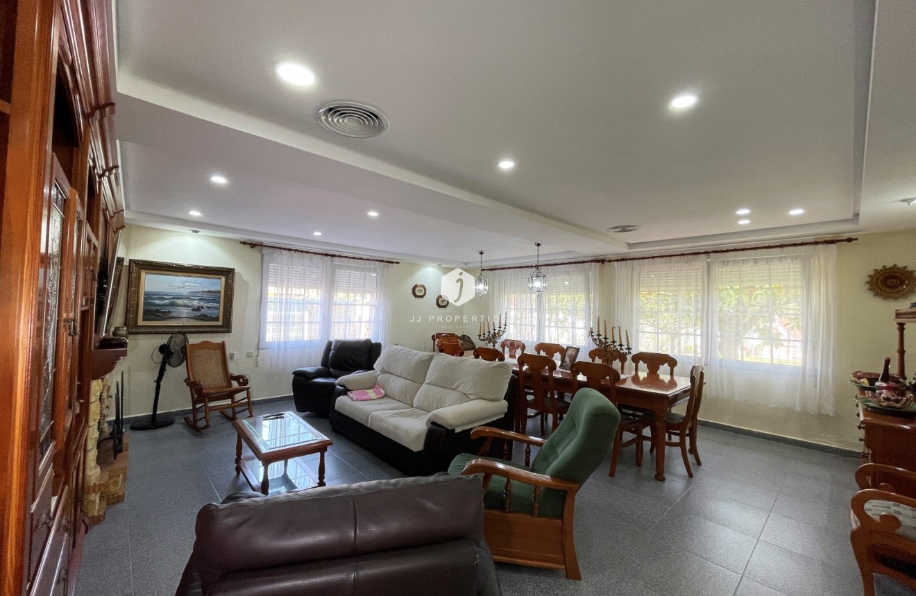Aus zweiter Hand - Villa -
Orihuela Costa - Costa Blanca