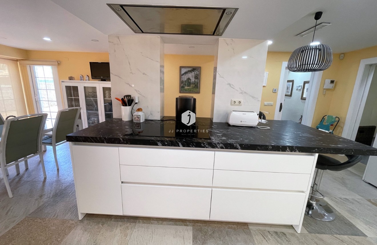 Aus zweiter Hand - Villa -
Orihuela Costa - Costa Blanca