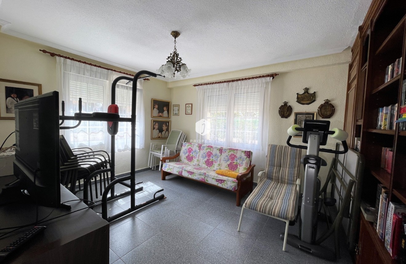 Aus zweiter Hand - Villa -
Orihuela Costa - Costa Blanca