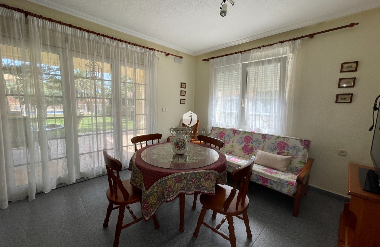 Aus zweiter Hand - Villa -
Orihuela Costa - Costa Blanca