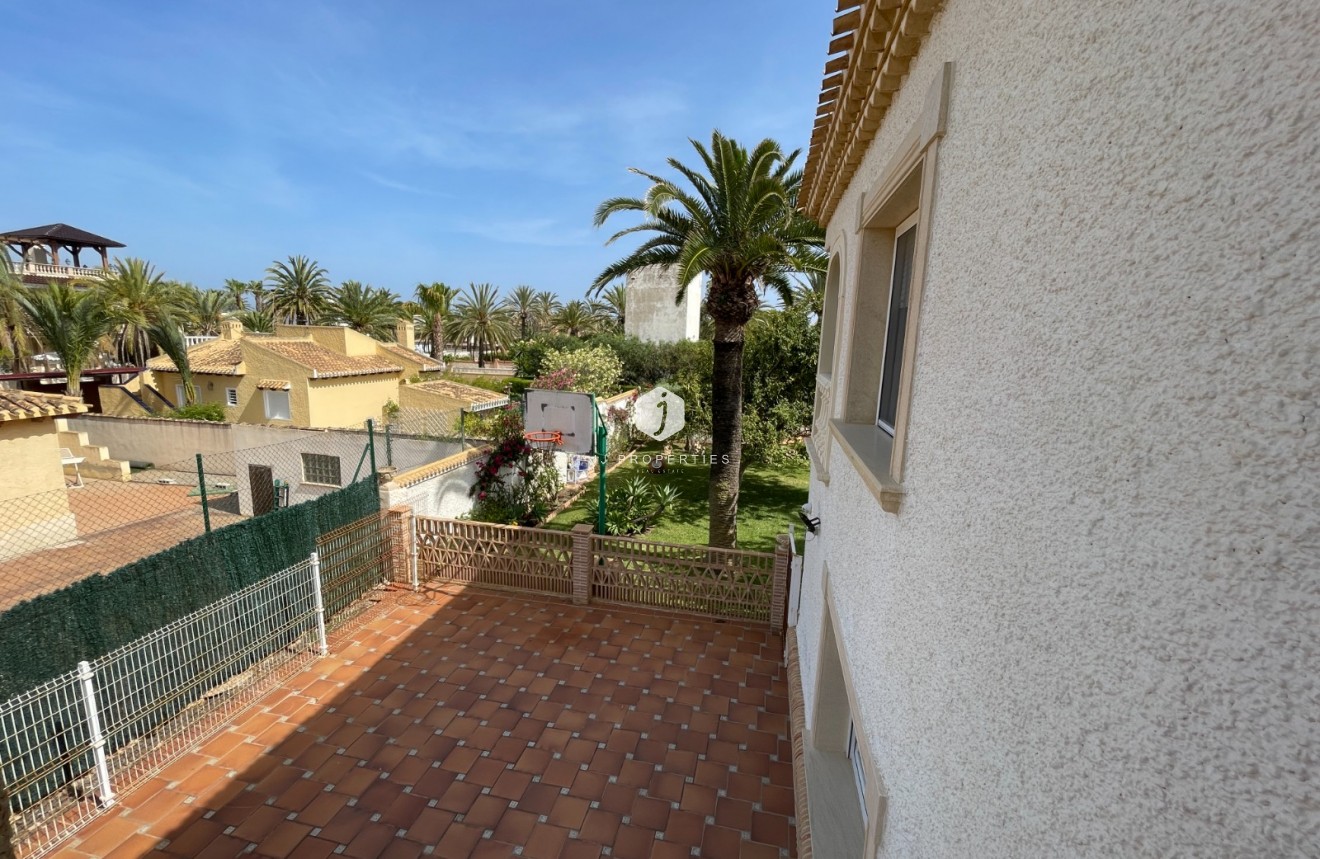 Aus zweiter Hand - Villa -
Orihuela Costa - Costa Blanca