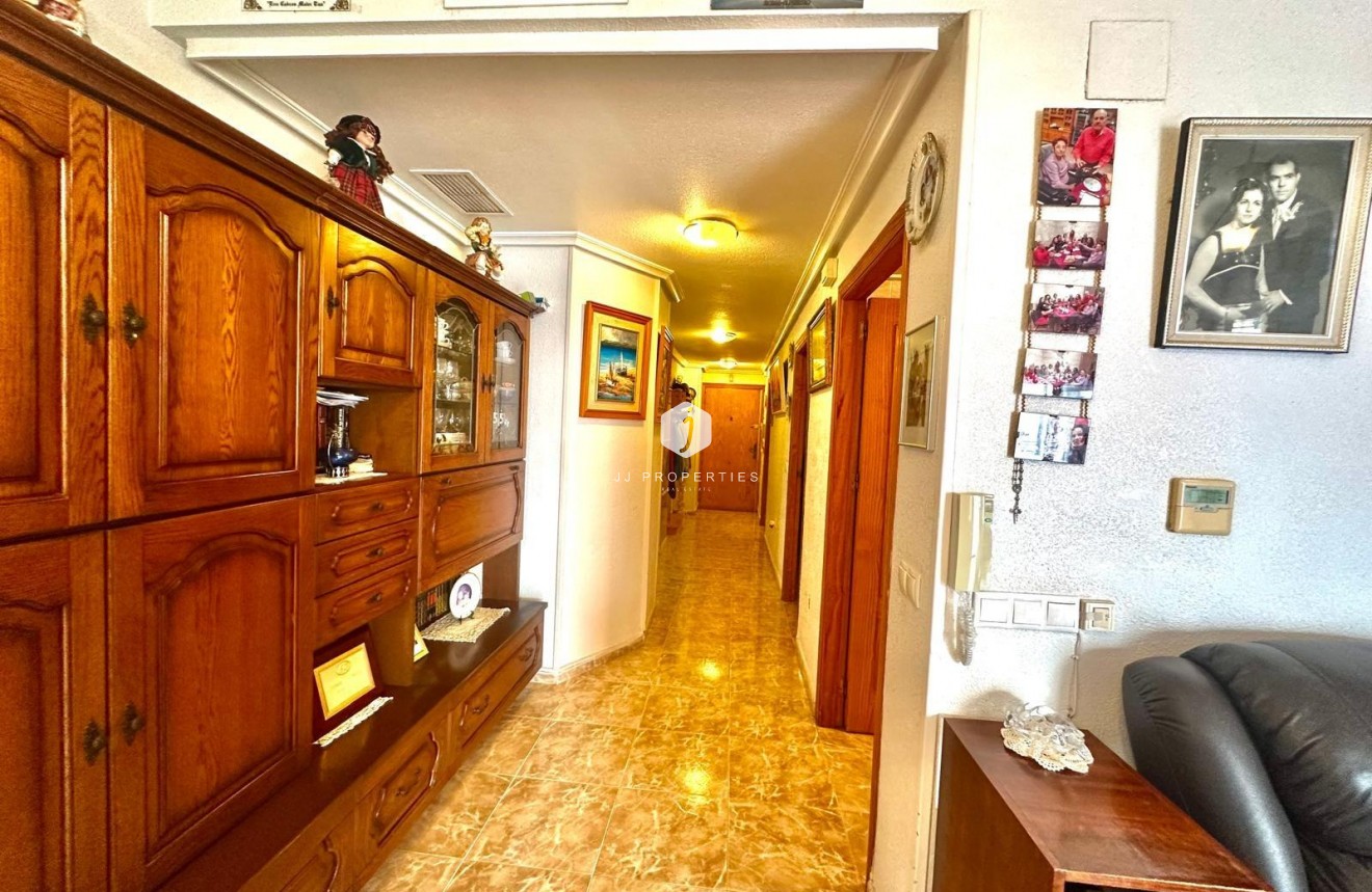 Resale - Apartment / flat -
Torrevieja - Playa del Cura