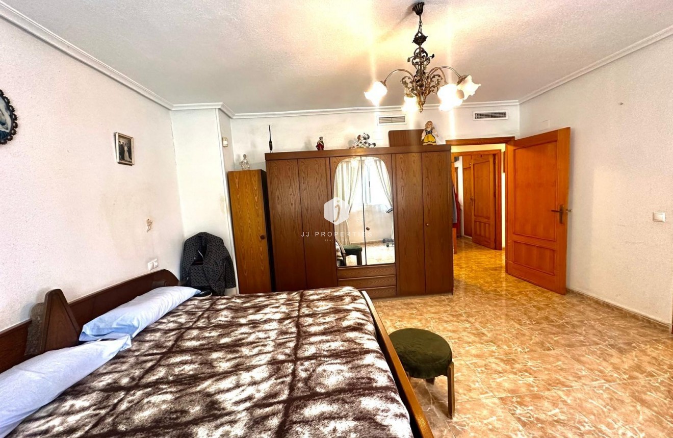 Resale - Apartment / flat -
Torrevieja - Playa del Cura