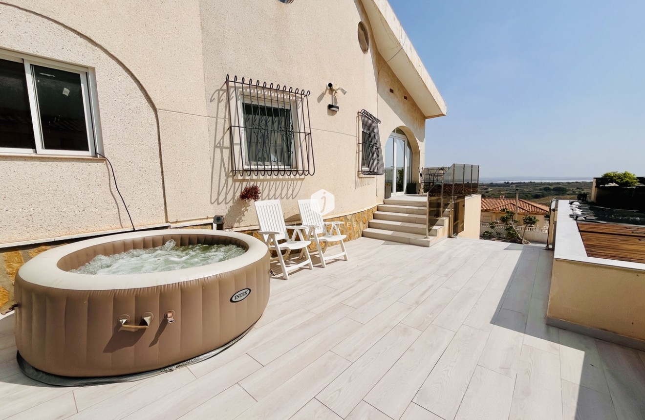 Aus zweiter Hand - Villa -
San Miguel de Salinas - Inland