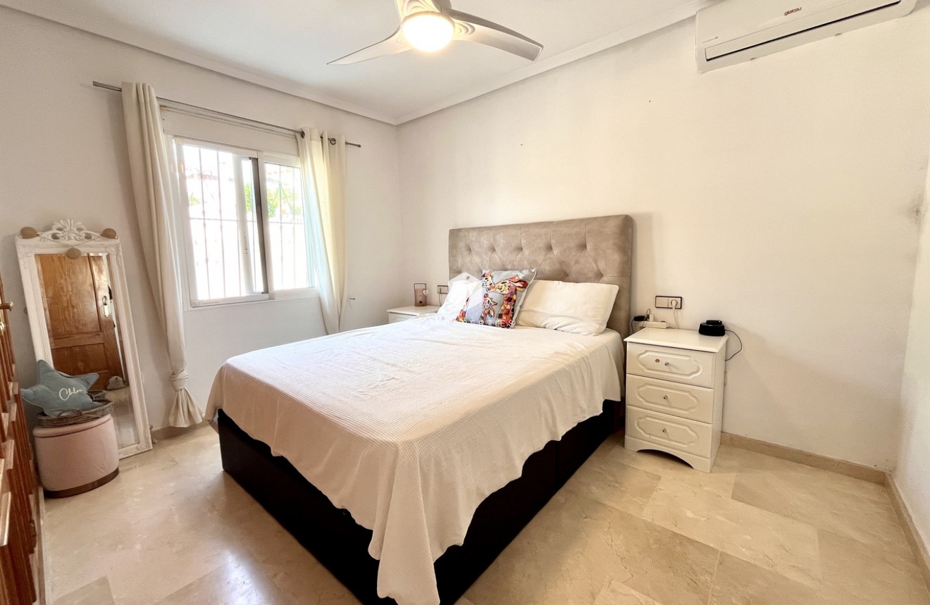 Aus zweiter Hand - Villa -
San Miguel de Salinas - Inland