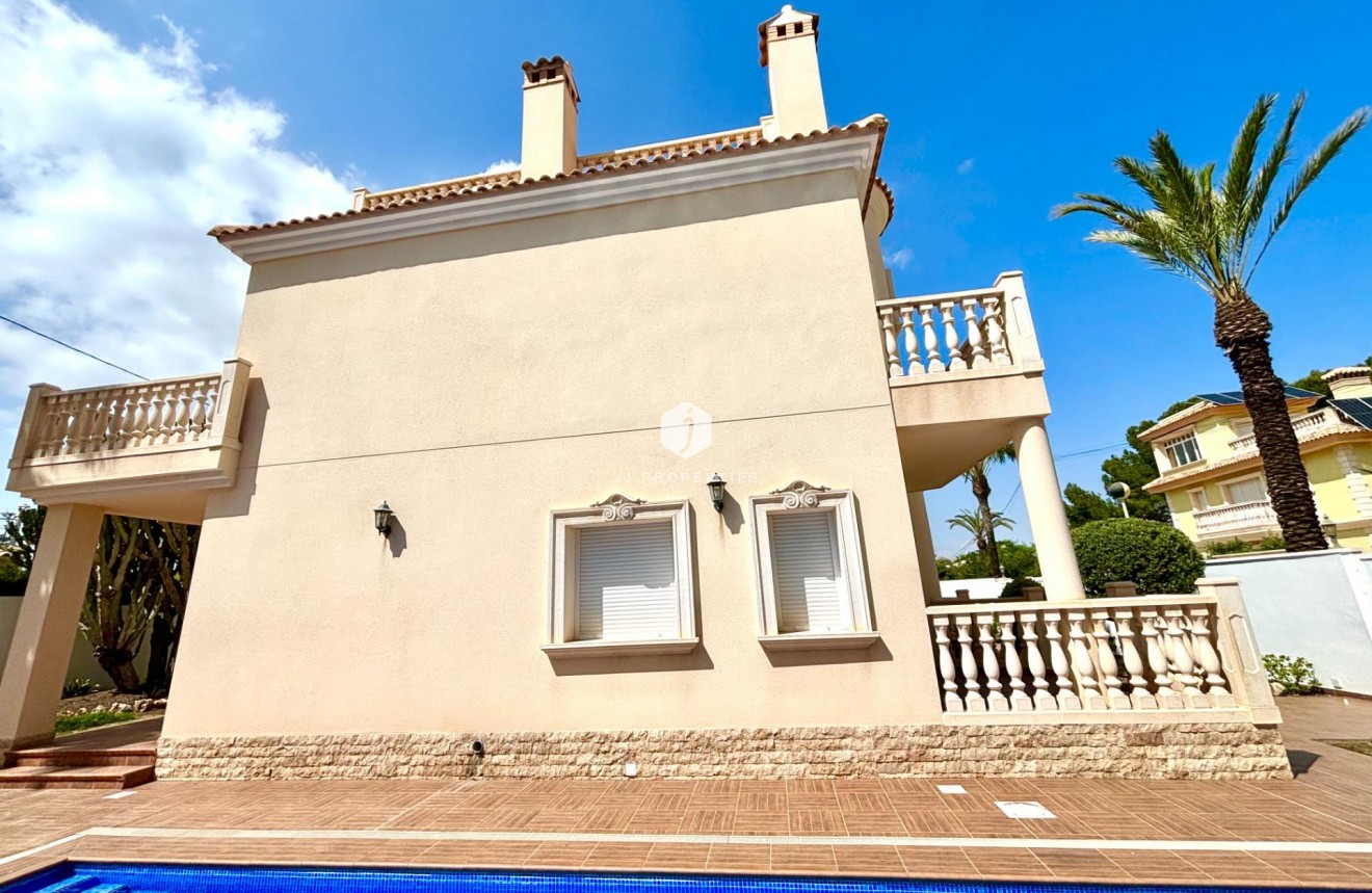 Z drugiej ręki - Villa -
Cabo Roig - Costa Blanca