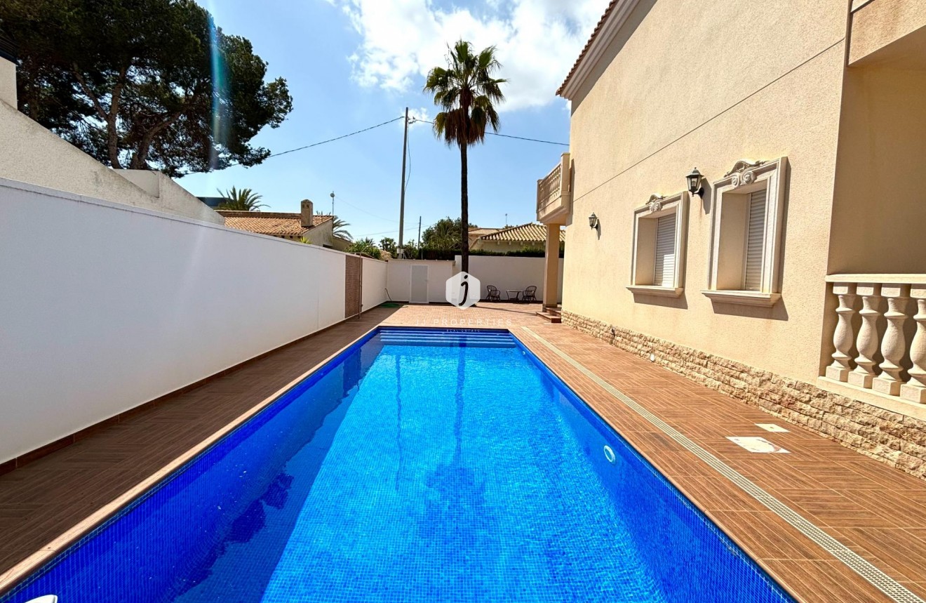 Z drugiej ręki - Villa -
Cabo Roig - Costa Blanca