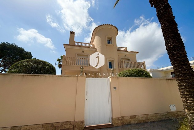 Z drugiej ręki - Villa -
Cabo Roig - Costa Blanca
