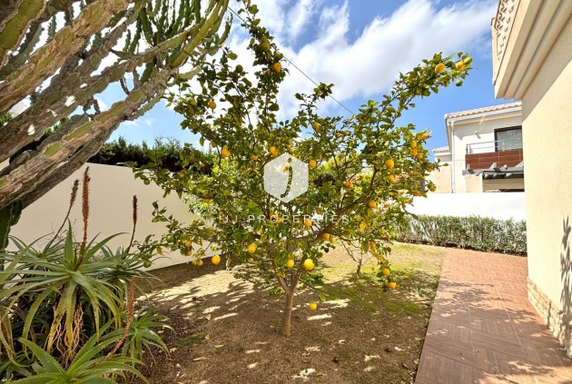 Z drugiej ręki - Villa -
Cabo Roig - Costa Blanca