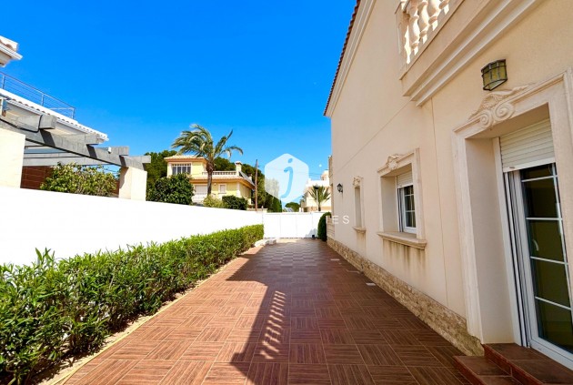 Z drugiej ręki - Villa -
Cabo Roig - Costa Blanca